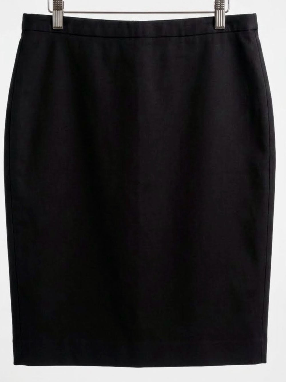 SPANX Perfect Black Pencil Skirt Size 8 • Slimming • Stretch • 22" Long Classic